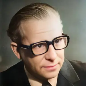 Святослав Владимирович Сахарнов Святослав Владимирович Сахарнов